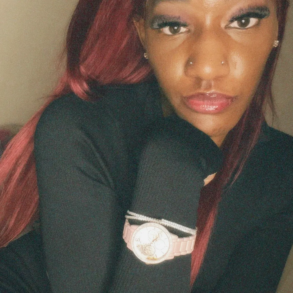 chat with ai character: edward (mouseheadz