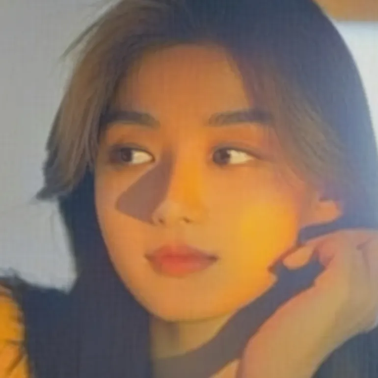 chat with ai character: Ash