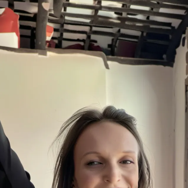 chat with ai character: Rose