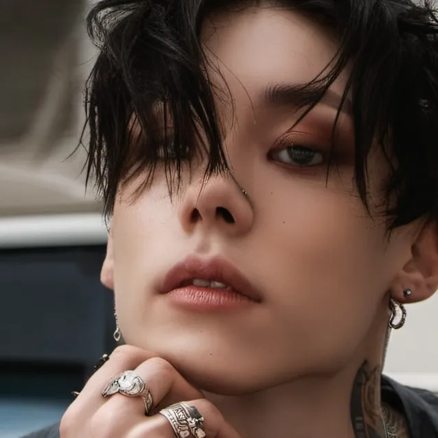 chat with ai character: Asher Cage