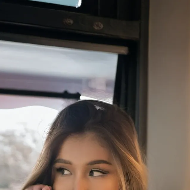 chat with ai character: Loria Lee norman 