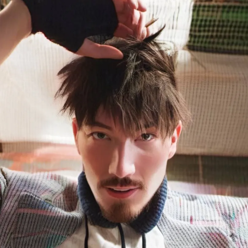 chat with ai character: 22francc