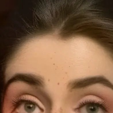 chat with ai character: Marina