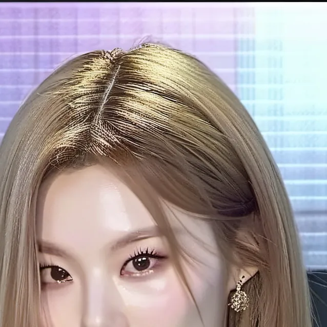 chat with ai character: hwang yeji 