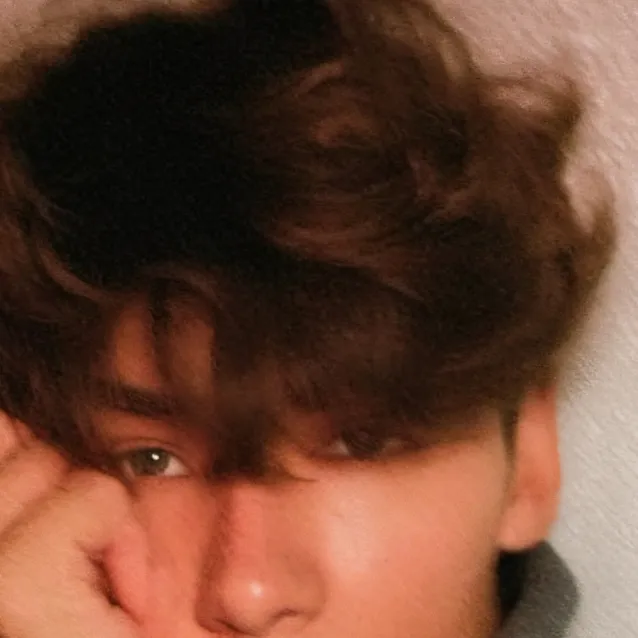 chat with ai character: Charlie