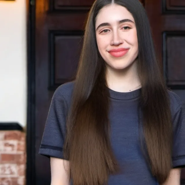 chat with ai character: Ronnie Friedman 