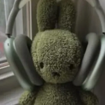 chat with ai character: Neptune