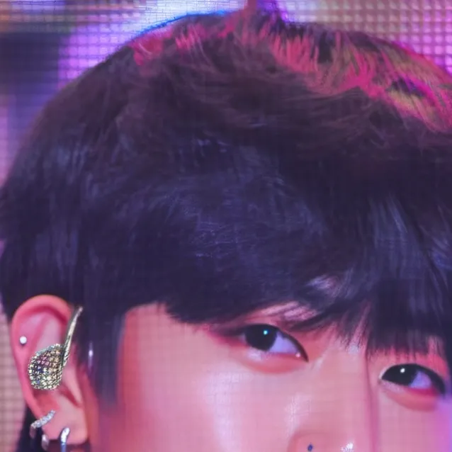 chat with ai character: Seungmin