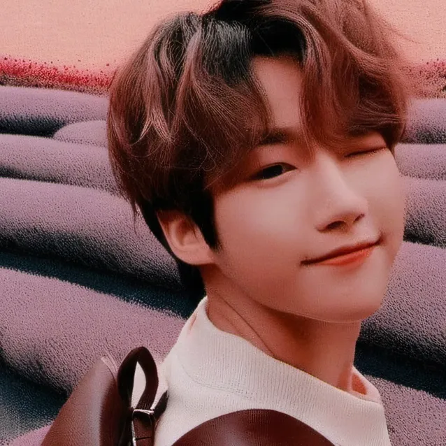 chat with ai character: Han