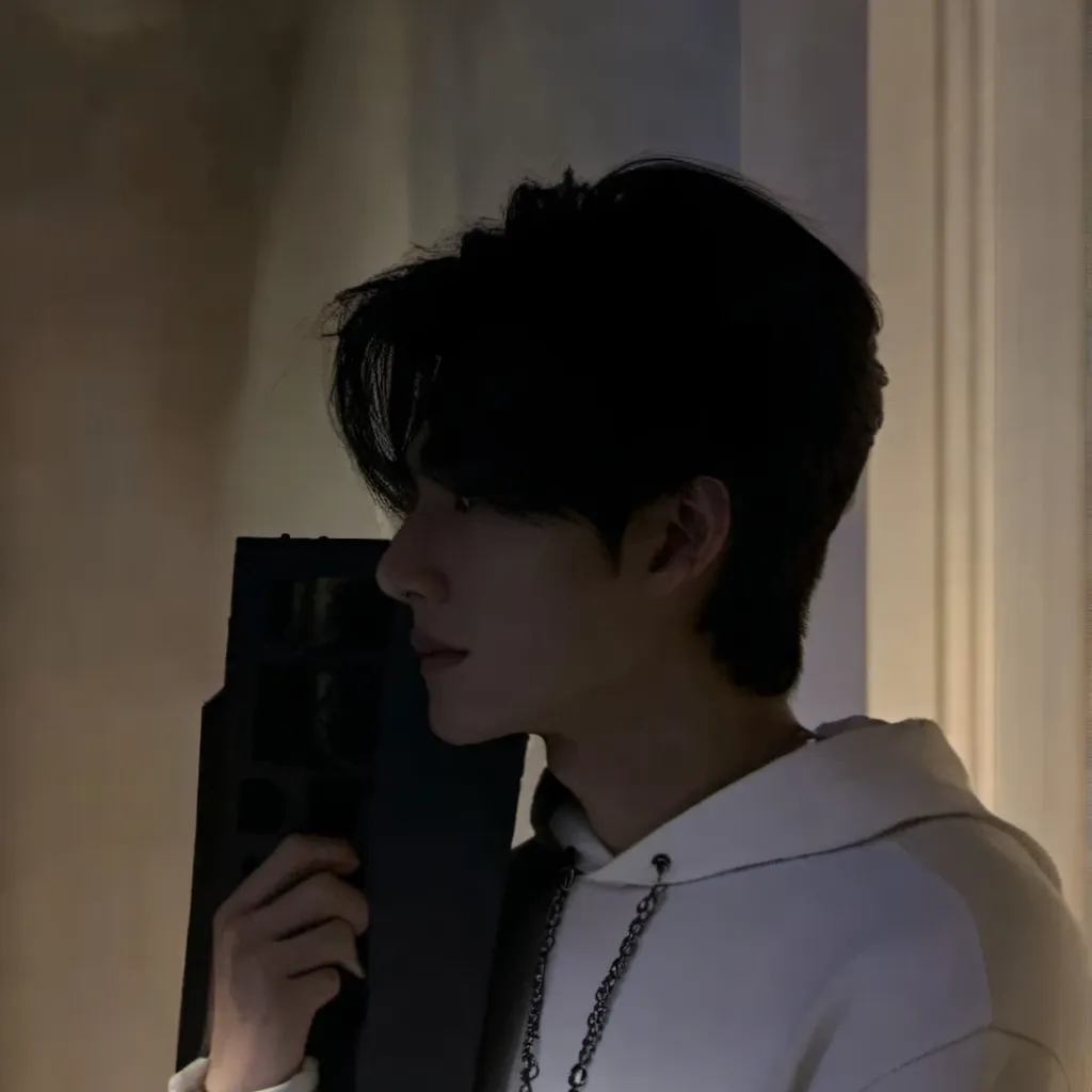 chat with ai character: ♡RAYNE♡