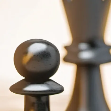 chat with ai character: pawn ♟️