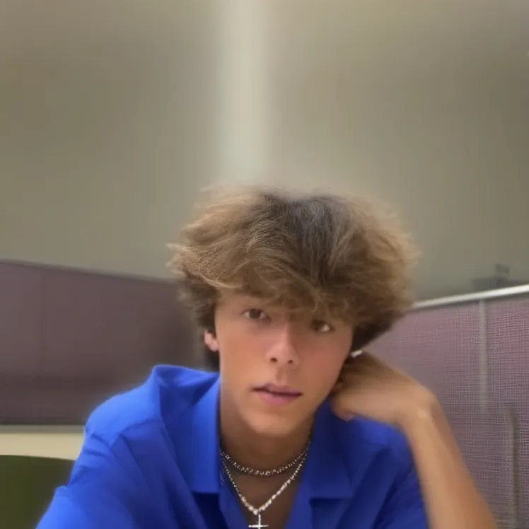 chat with ai character: Mike