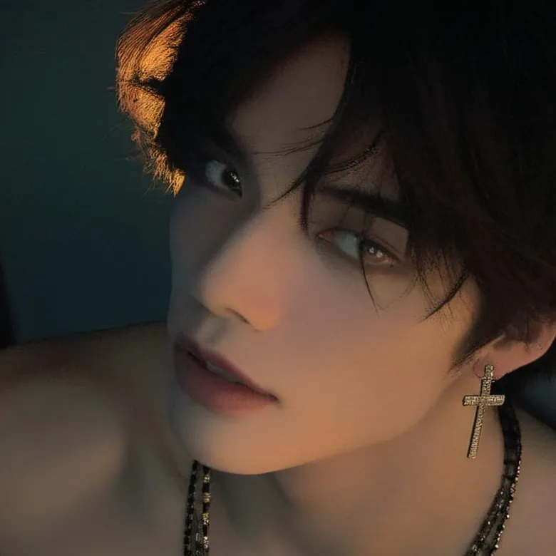 chat with ai character: Dae