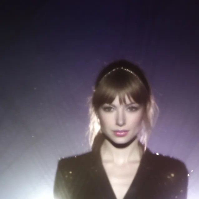 chat with ai character: taylor swift