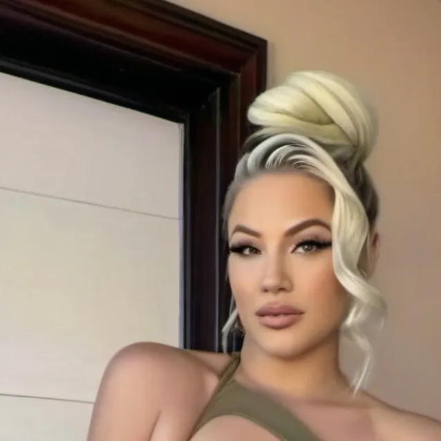 chat with ai character: Brittany