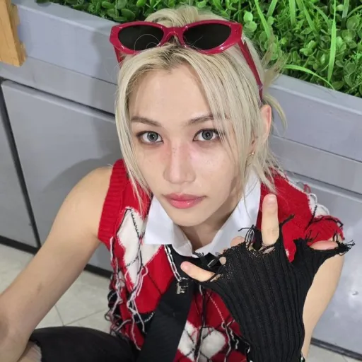 creator @skz's avatar