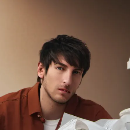 chat with ai character: 👶🏿