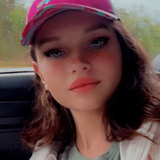 creator Roseliveslyla1990's avatar