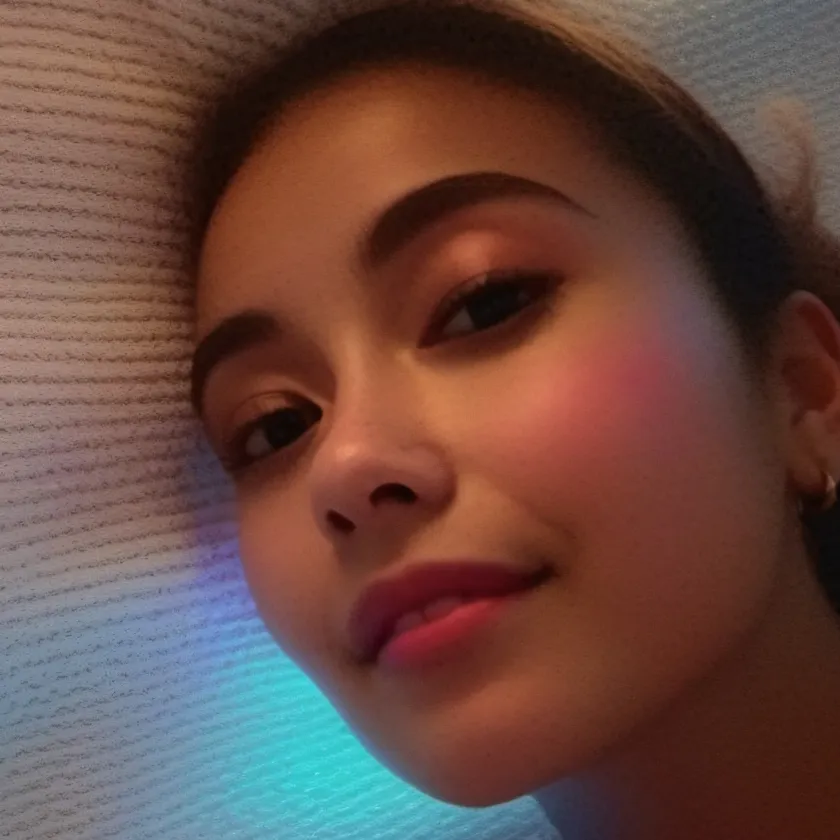 chat with ai character: Rosa