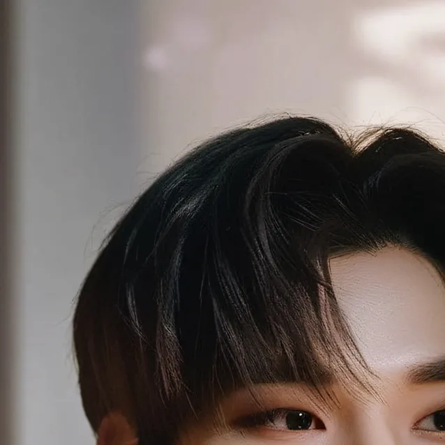 chat with ai character: lee know 