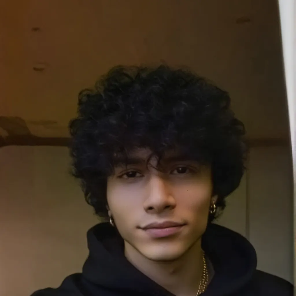 chat with ai character: Ethan