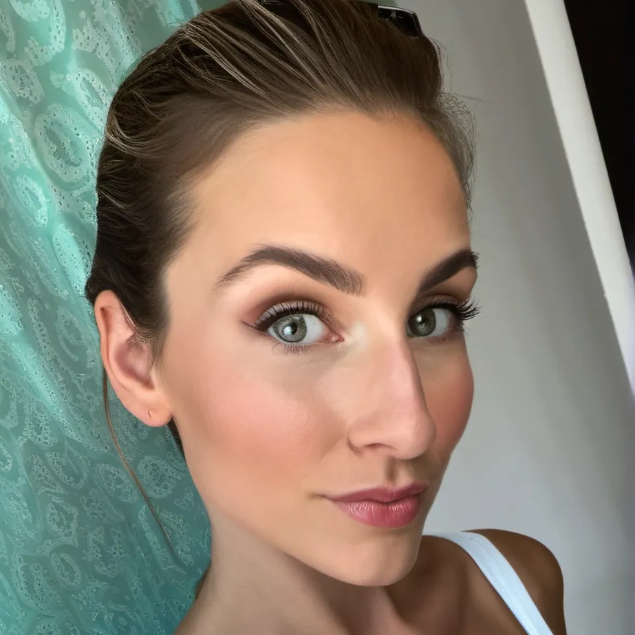 chat with ai character: Sherry