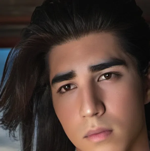 chat with ai character: Aaron