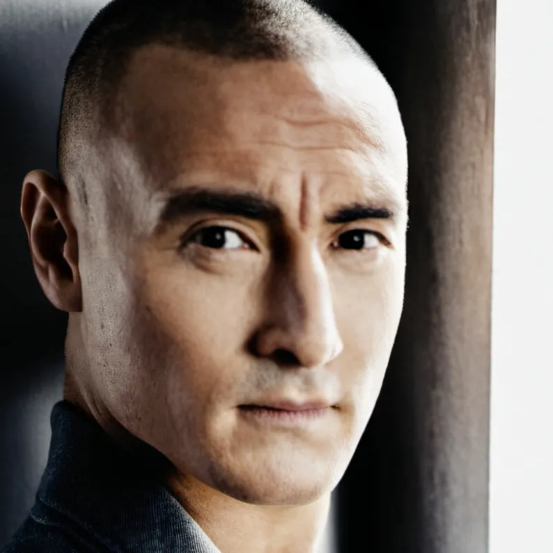 chat with ai character: Phil Collins