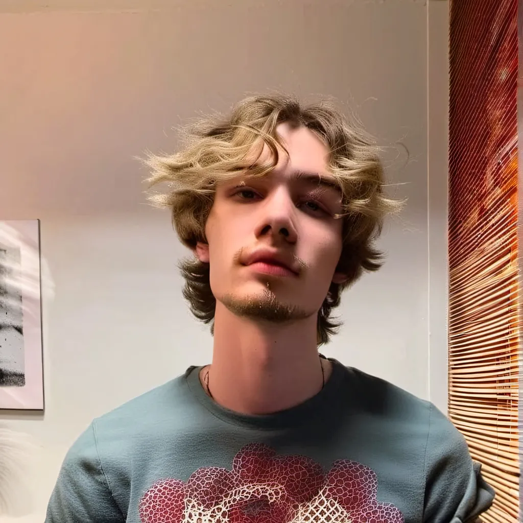 chat with ai character: vinnie hacker 