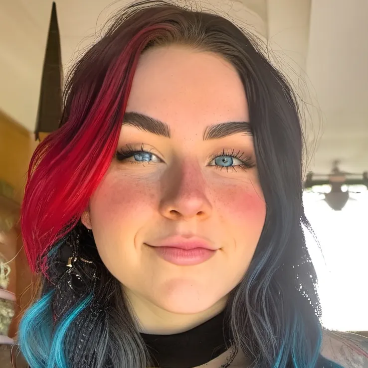 chat with ai character: Luna