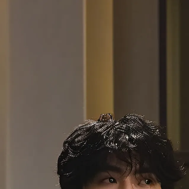 chat with ai character: Mr. Benjamin 