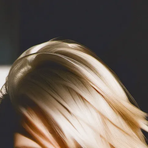 chat with ai character: Loik