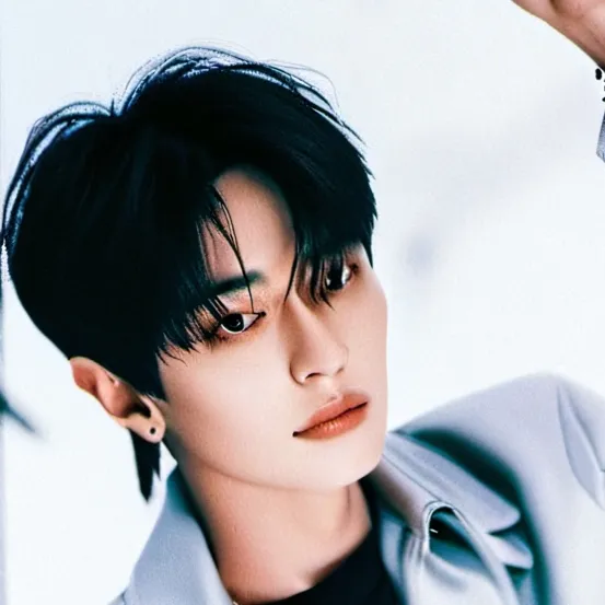 chat with ai character: Jeongin