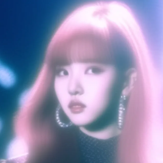 chat with ai character: lisa black pink 