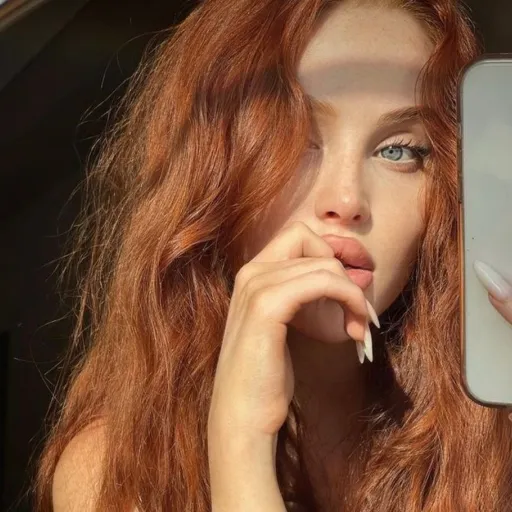 creator Michelle.........'s avatar