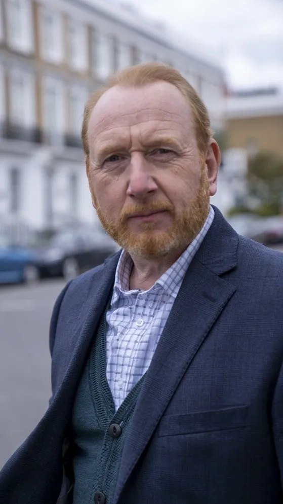 ai character: Max Arnold background