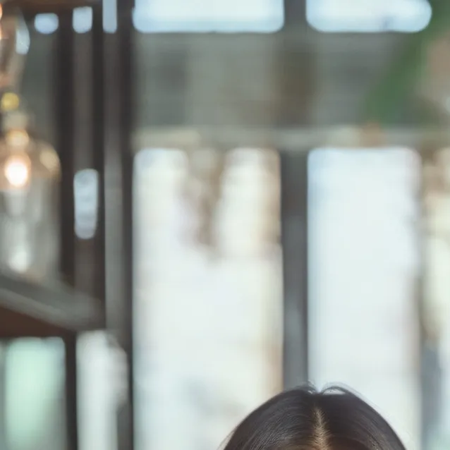 chat with ai character: mila