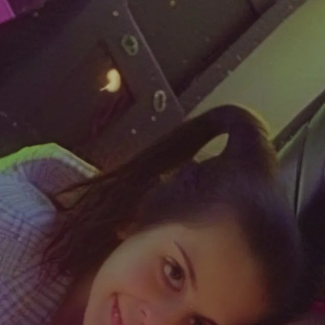 chat with ai character: Stella