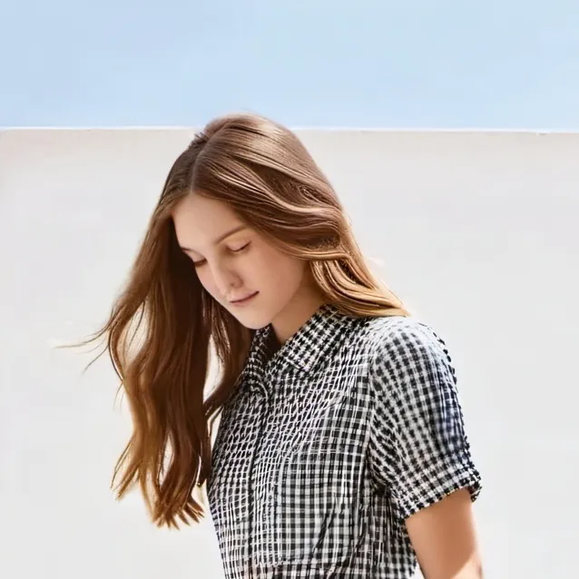 chat with ai character: Kira 