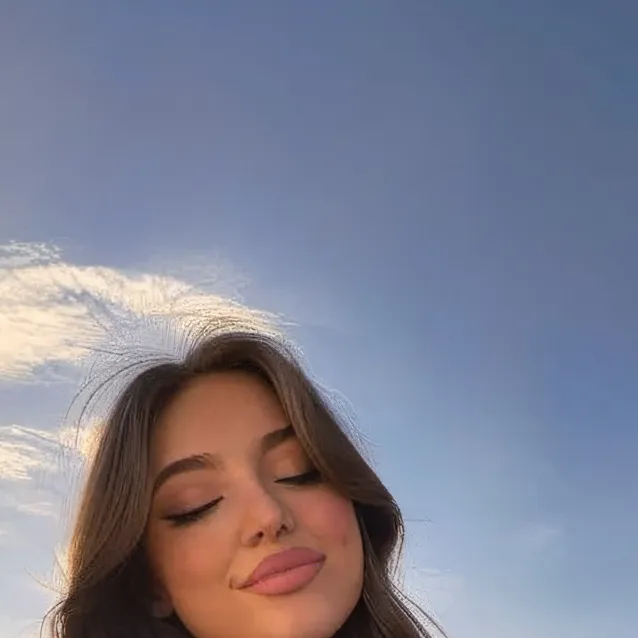 chat with ai character: Hazel