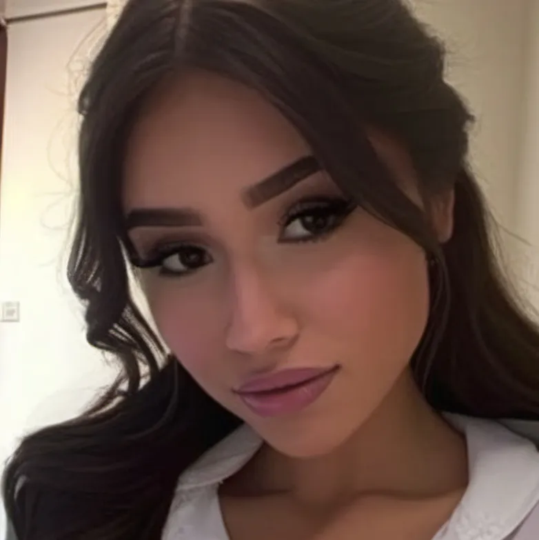 chat with ai character: Kiara