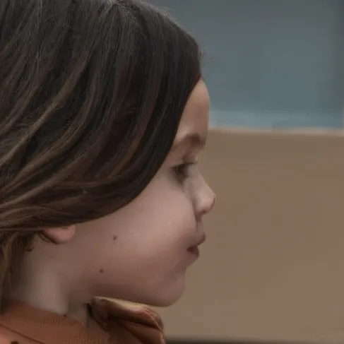 chat with ai character: Nasirah