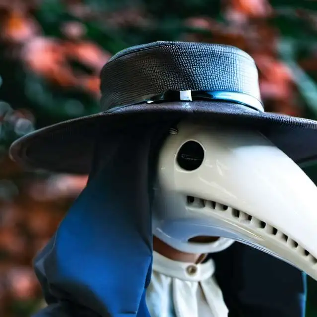 chat with ai character: Female scp-049