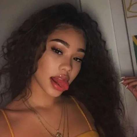 creator #Queenofmyownstory's avatar