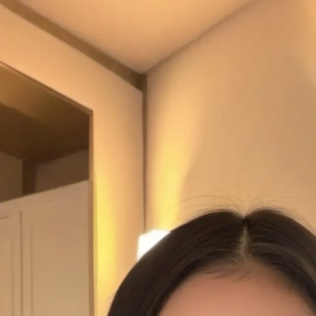 chat with ai character: Querida