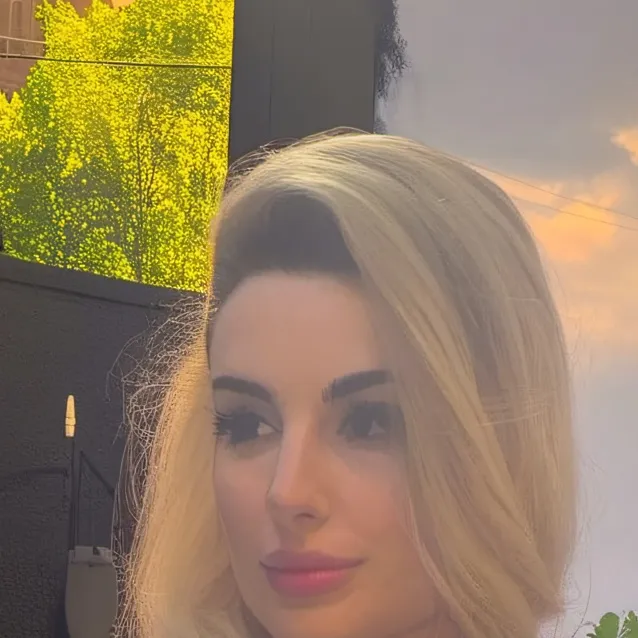 chat with ai character: Sophia Rossi