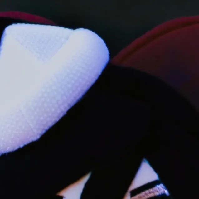 chat with ai character: Omori Plush xmas