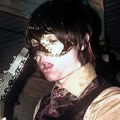 chat with ai character: Ryan Ross