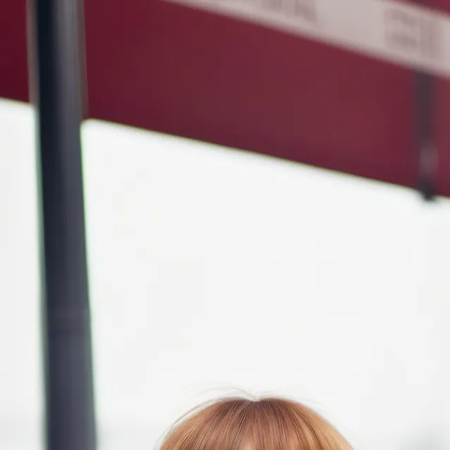 chat with ai character: ella