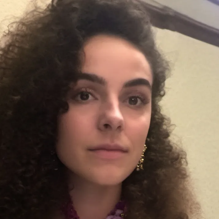 chat with ai character: Mom